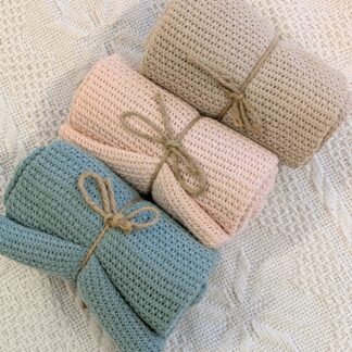 Kootud puuvillased beebitekid